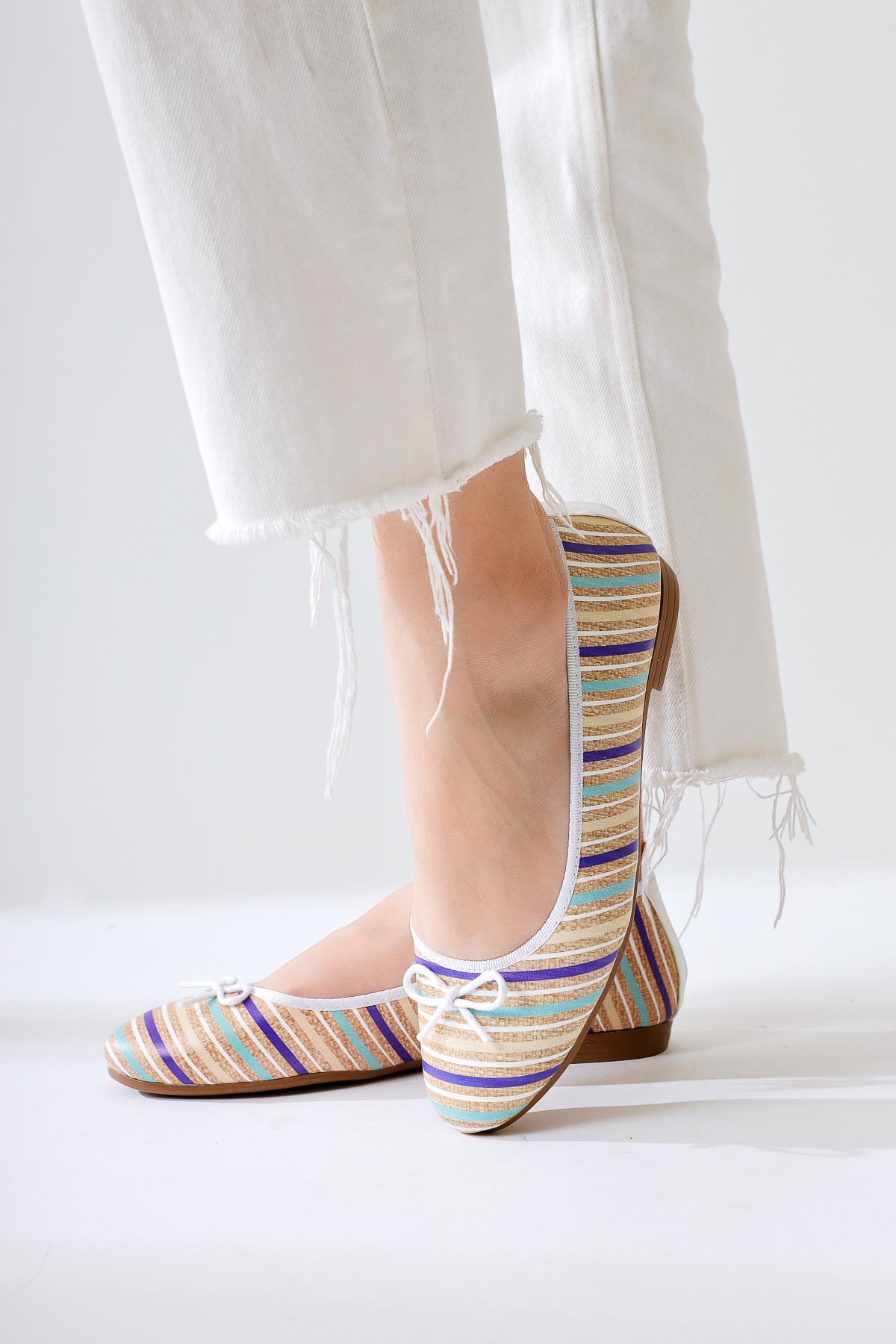 Melin Beyaz Çizgili Baskılı Fiyonk Detaylı Babet