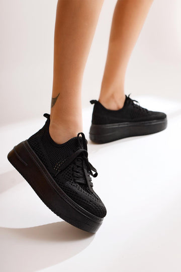 Benito Siyah Triko Streç Kalın Tabanlı Sneakers