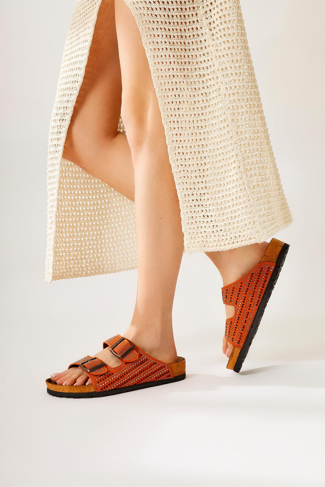 Aire Turuncu Çift Bantlı Taş Detaylı Terlik