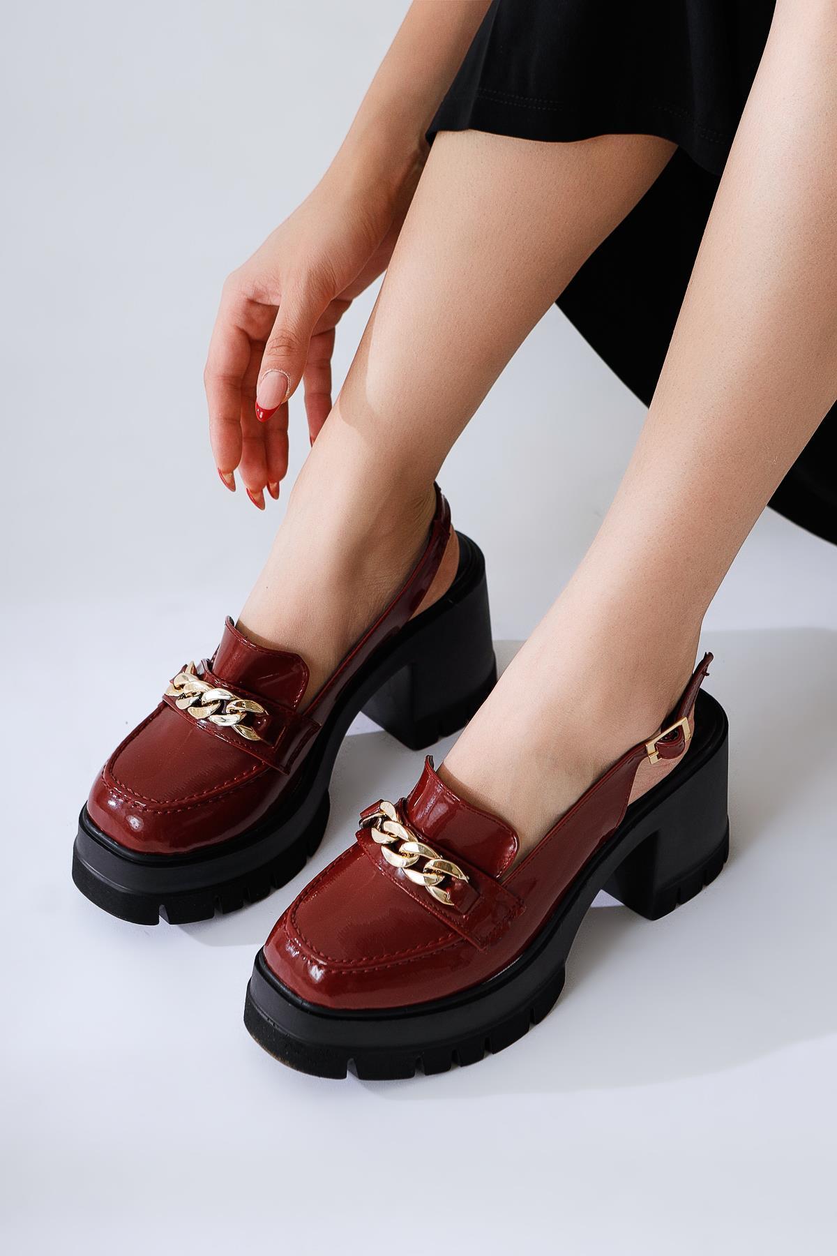 Lorisa Bordo Rugan Zincir Tokalı Makosen Görünümlü Açık Ayakkabı