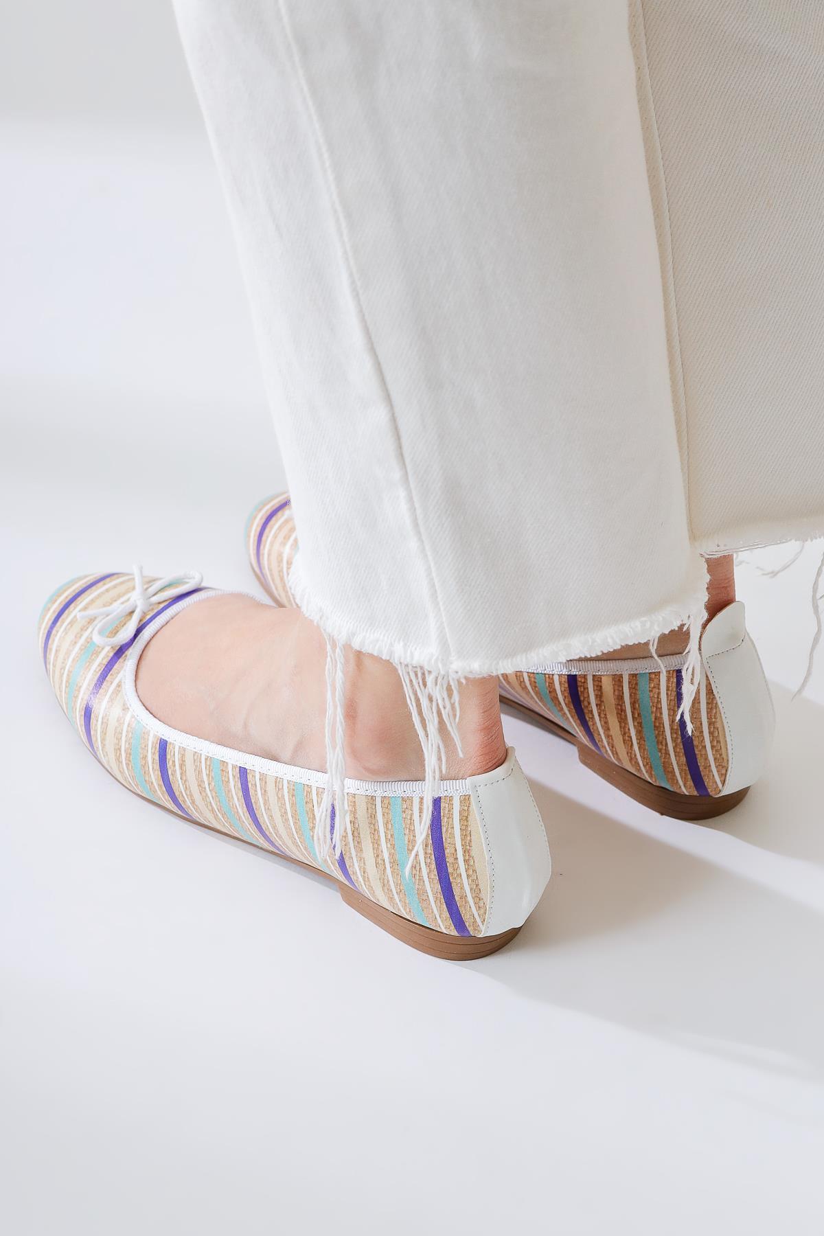 Melin Beyaz Çizgili Baskılı Fiyonk Detaylı Babet