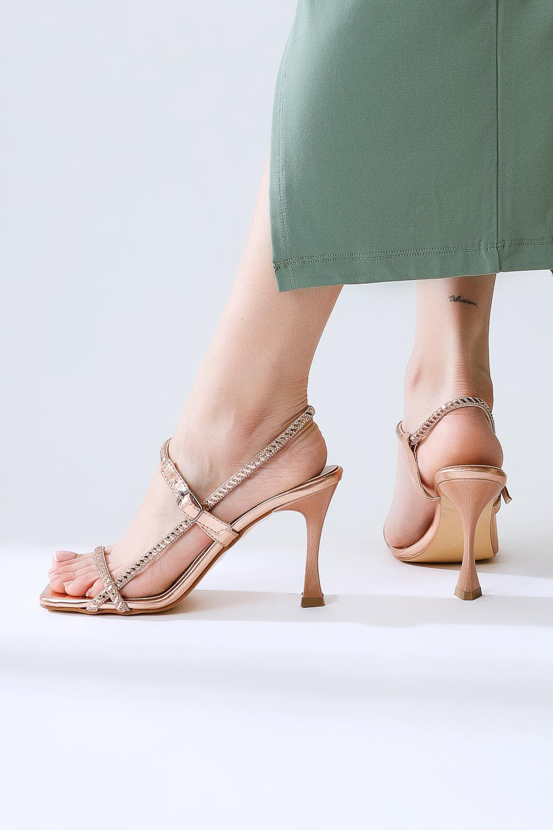 Hedra Altın Rugan İnce Taş Bantlı Topuklu Sandalet