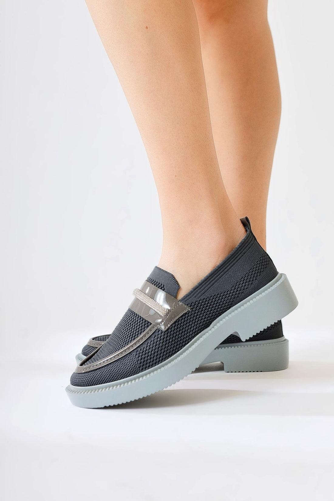 Micka Antrasit Örgü Rugan Detaylı Taş Bantlı Günlük Ayakkabı