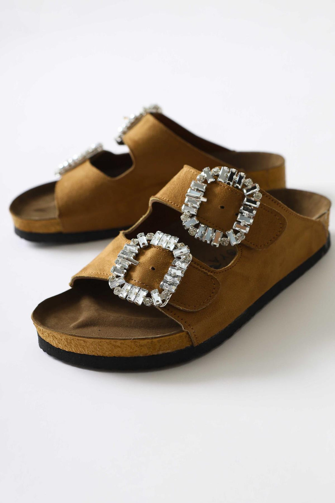 Brisa Taba Süet Taş Detaylı Tokalı Çift Bantlı Terlik