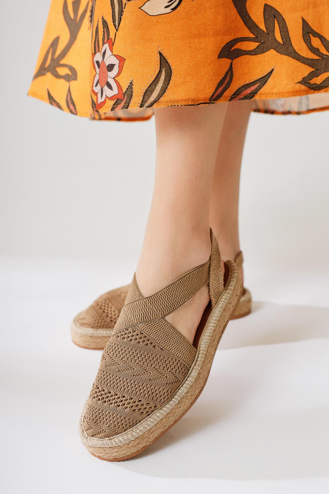 Zulma Vizon Önü Kapalı Triko Çarpraz Bantlı Keten Taban Sandalet