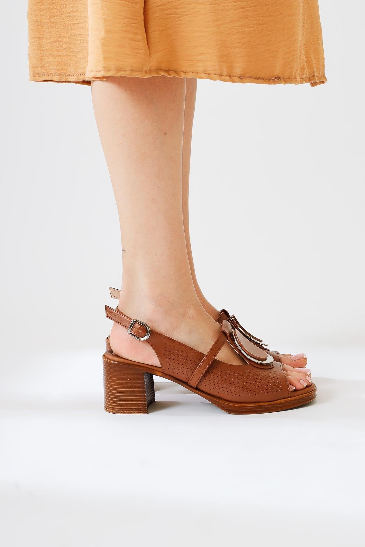 Shelby Taba Toka Detaylı Topuklu Sandalet