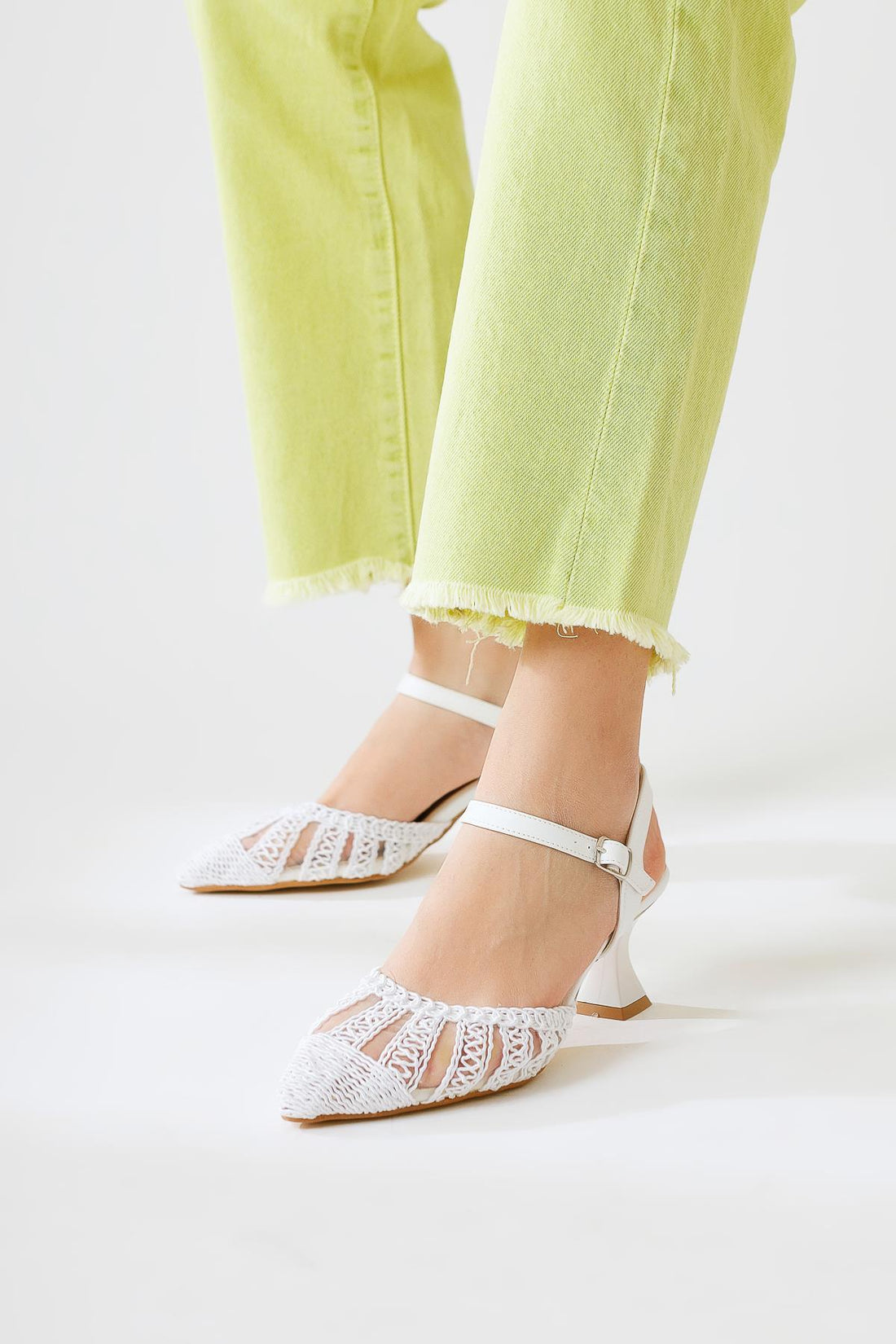Richelle Beyaz Örgü Kısa Topuklu Sandalet