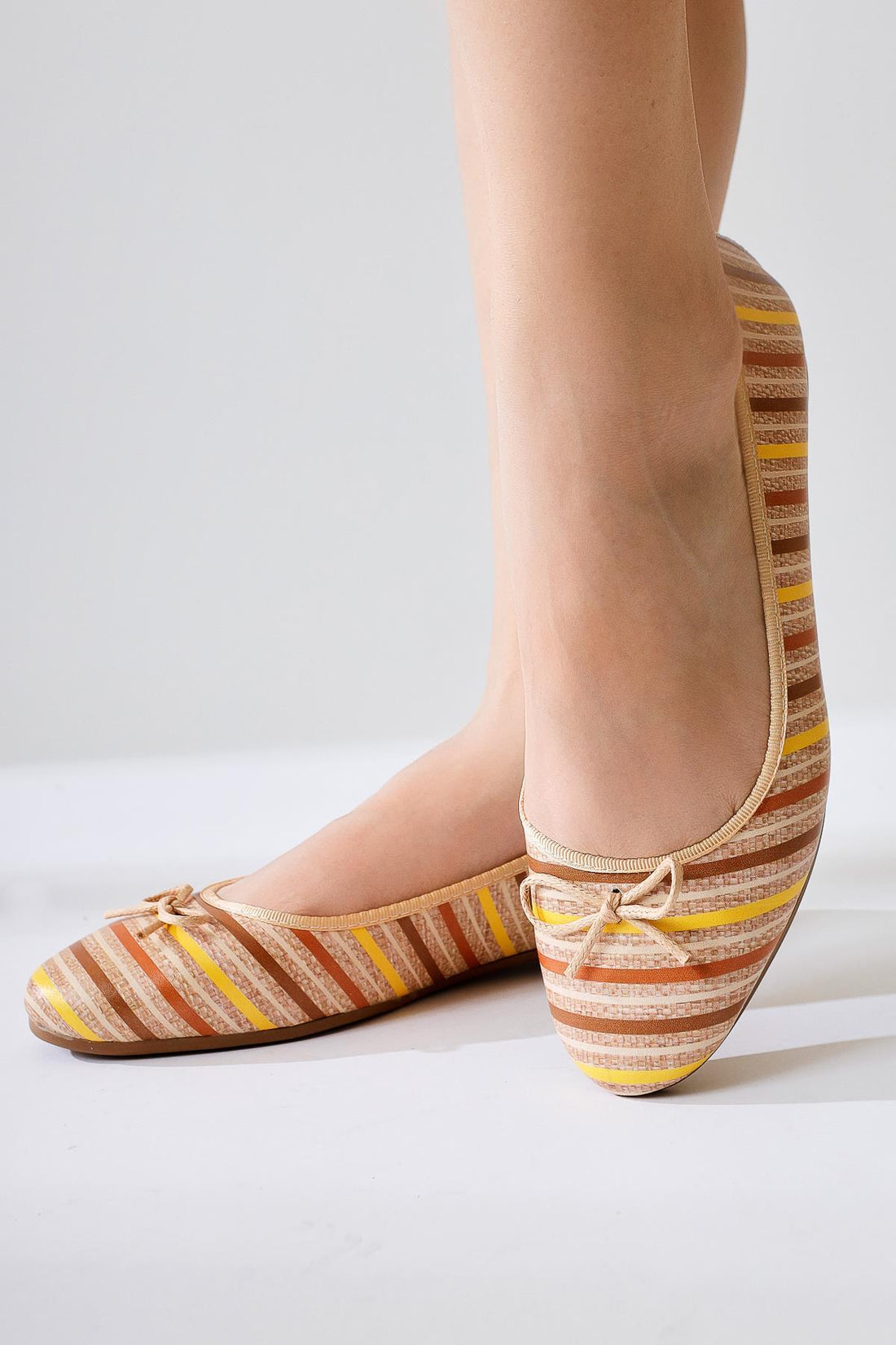 Melin Krem Çizgili Baskılı Fiyonk Detaylı Babet