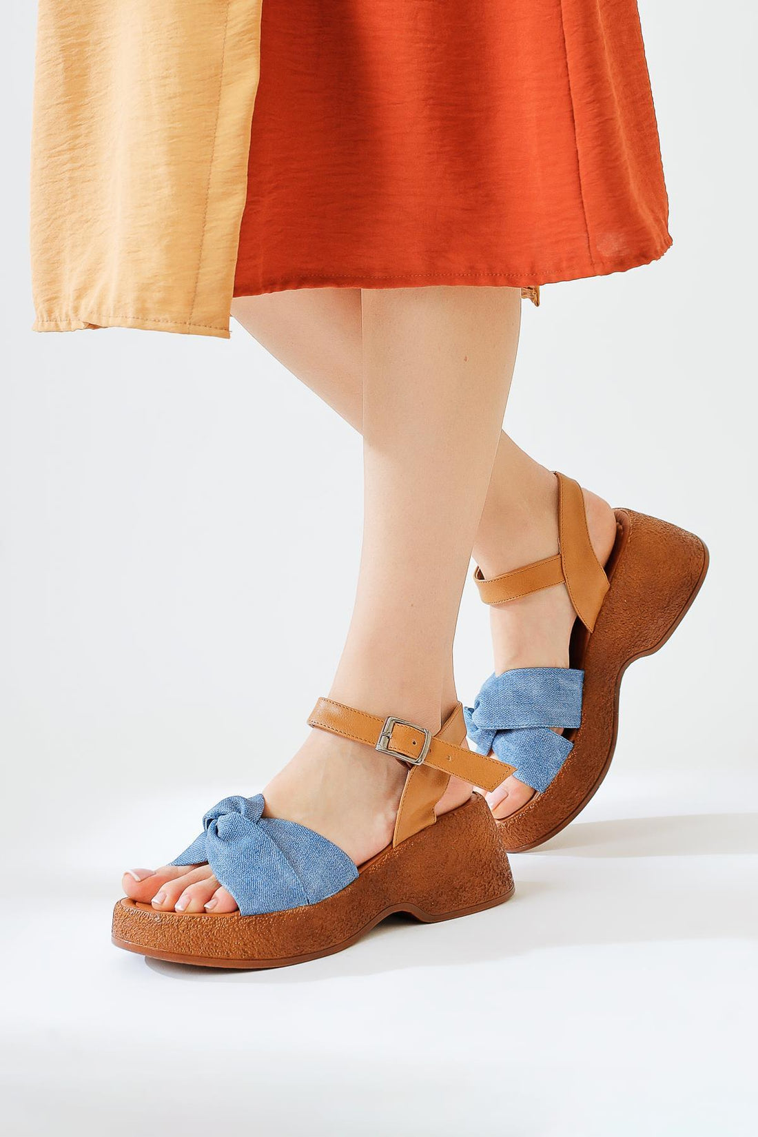 Mastan Mavi Kalın Topuklu Çarpraz Bantlı Kalın Topuklu Sandalet