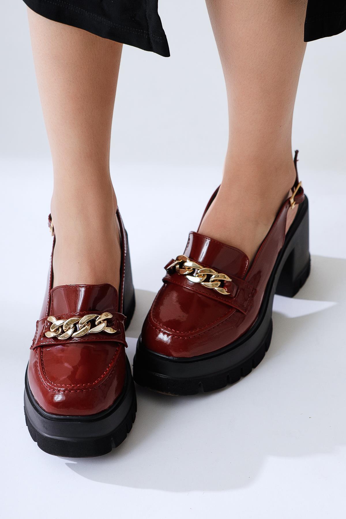 Lorisa Bordo Rugan Zincir Tokalı Makosen Görünümlü Açık Ayakkabı