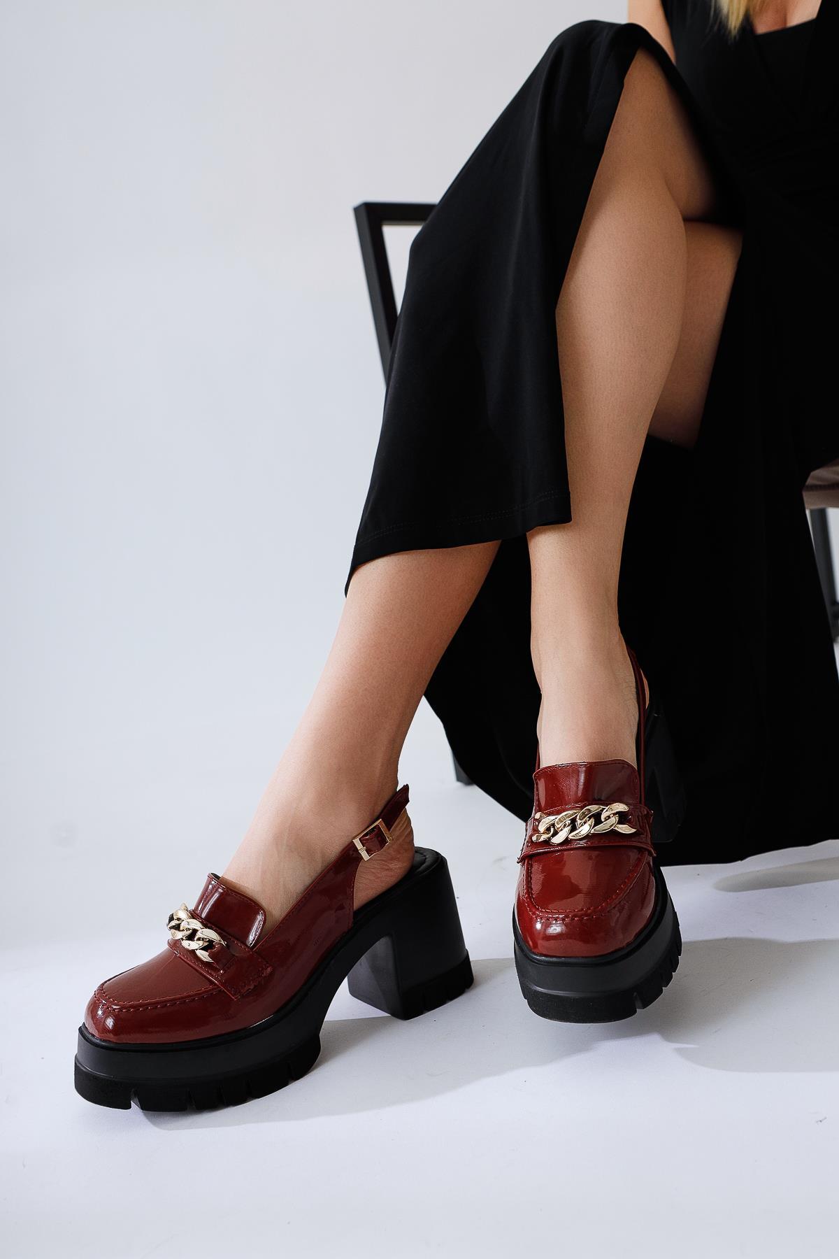 Lorisa Bordo Rugan Zincir Tokalı Makosen Görünümlü Açık Ayakkabı