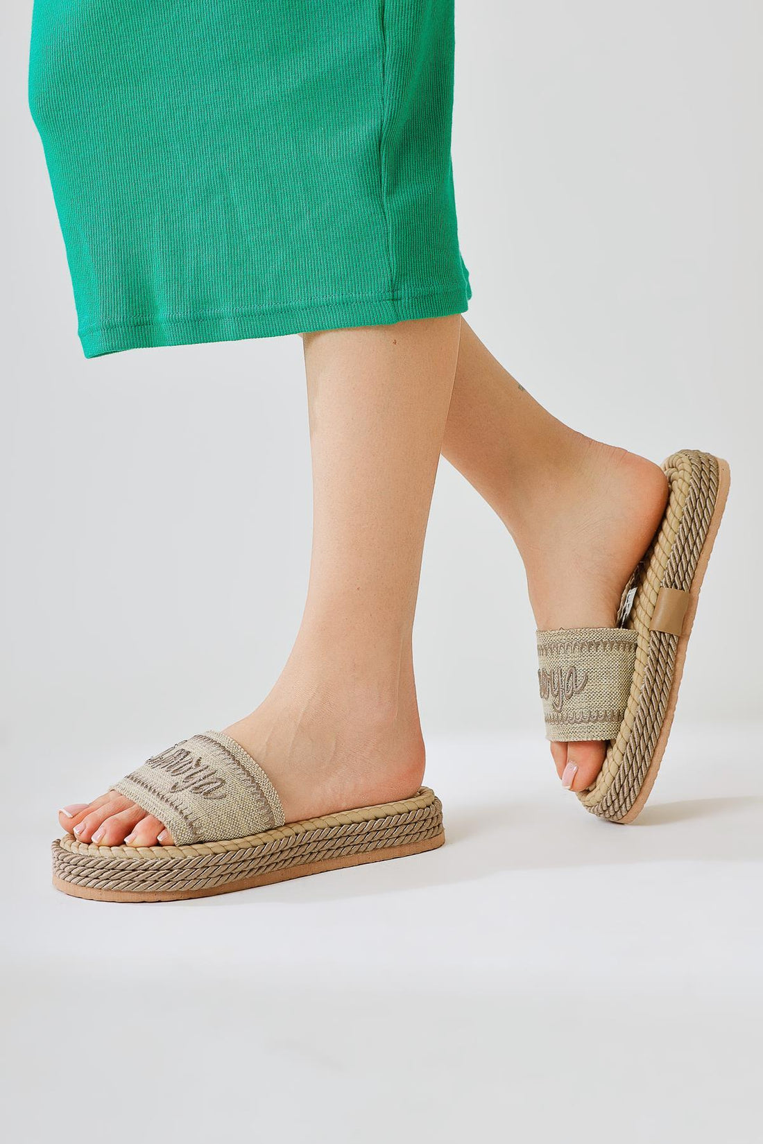 Vasana Vizon Yumuşak Dokulu Kalın Tabanlı Halat Terlik