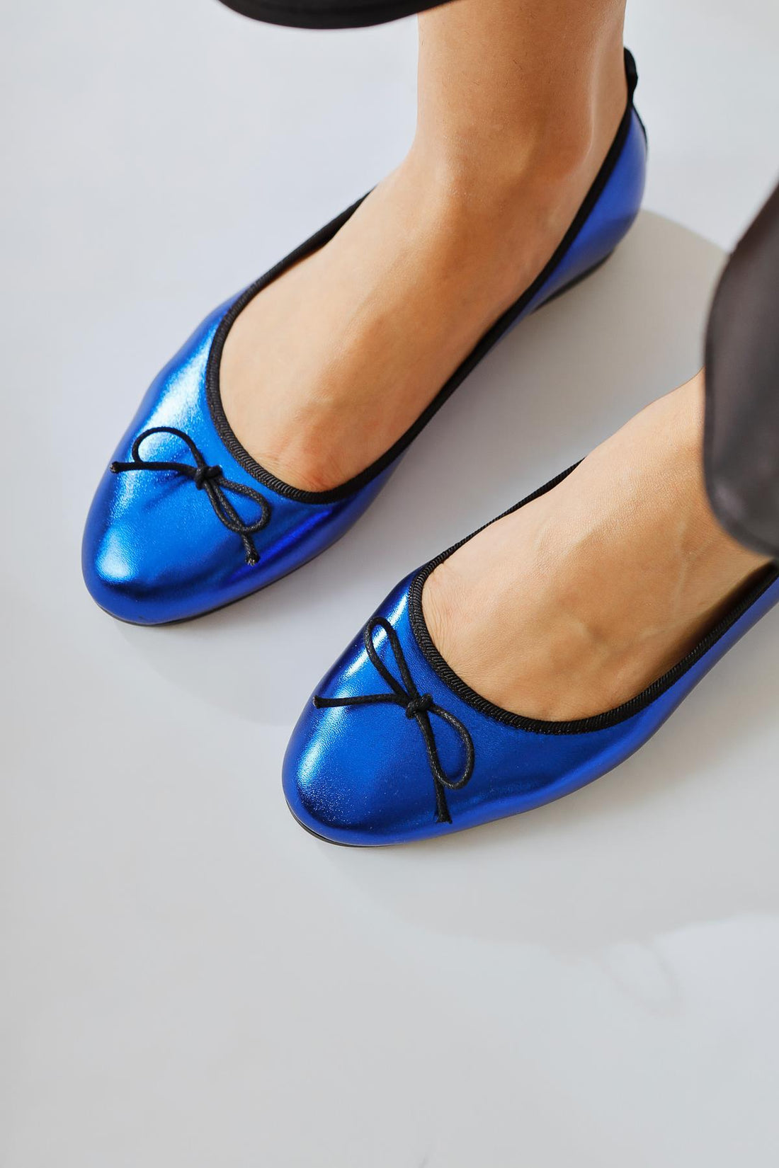 Sille Saks Kırışık Deri Fiyonk Detaylı Babet