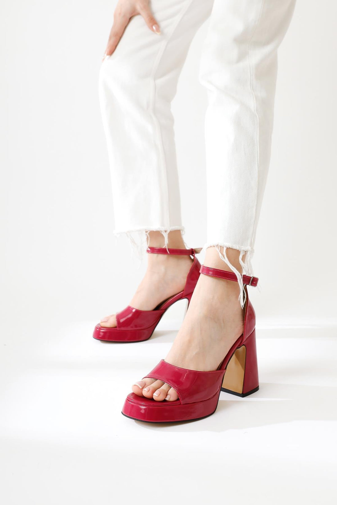 Inaaya Mor Bilekten Bantlı Platform Ayakkabı