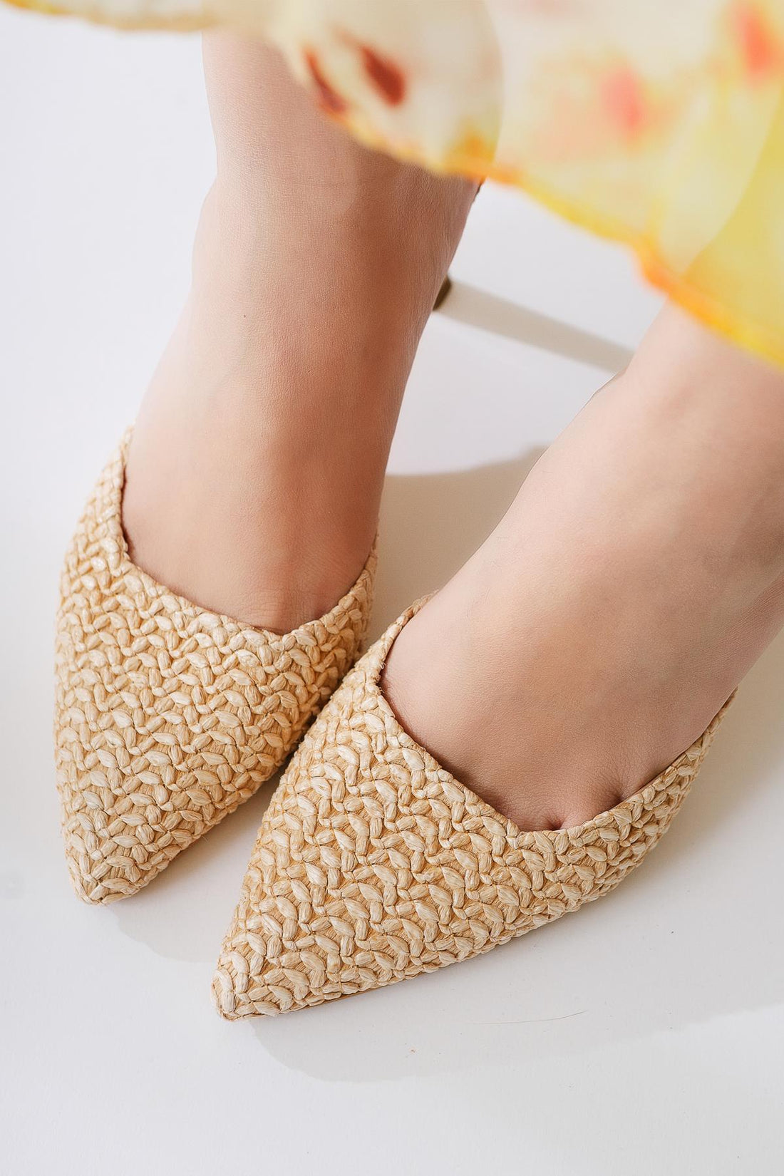 Maddy Ten Örgü Detaylı Sivri Burunlu Topuklu Sandalet