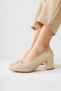 Nazneen Krem Sivri Burunlu Desenli Topuklu Ayakkabı