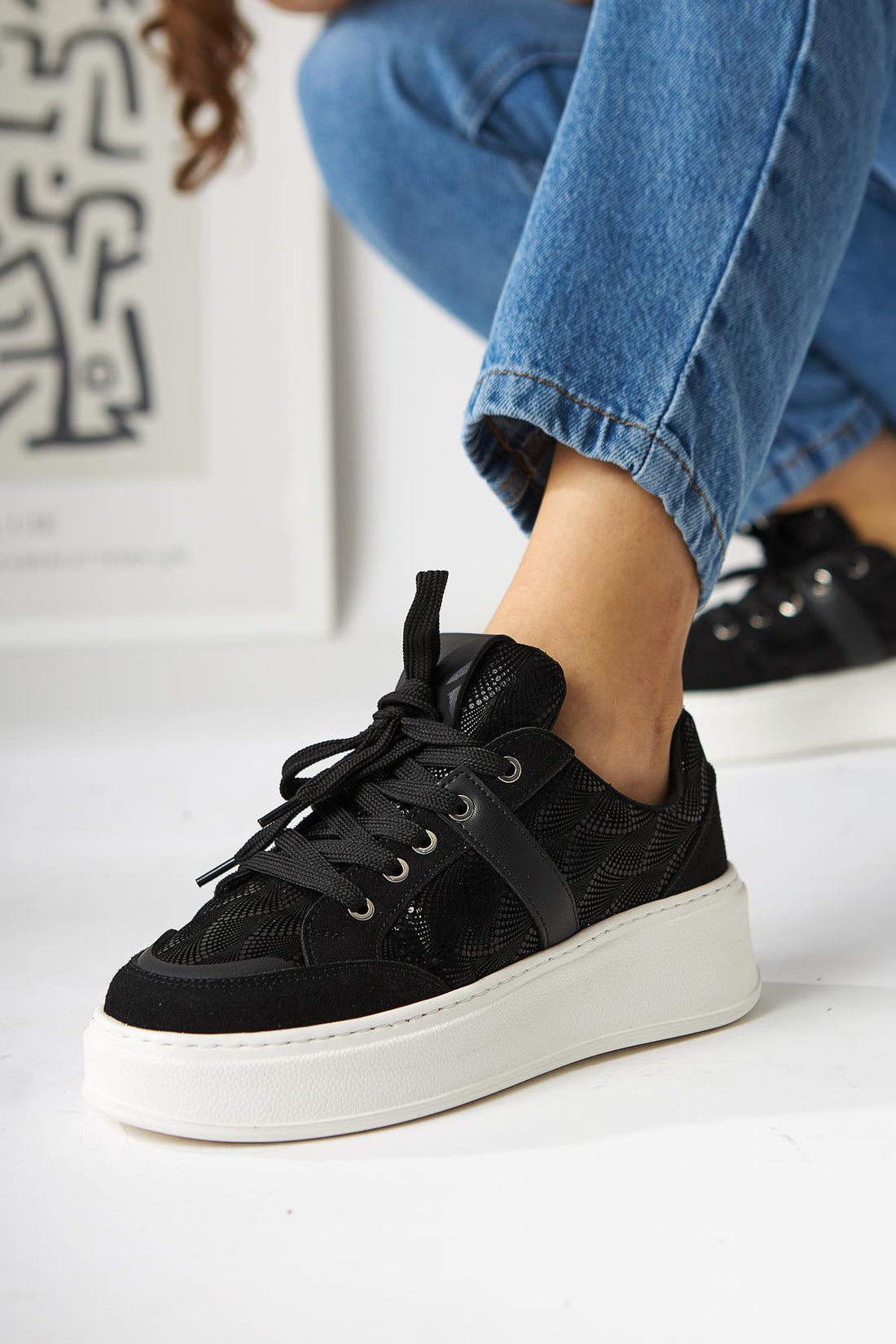 Julissa Siyah Süet Parlak Desenli Kalın Taban Kadın Sneakers