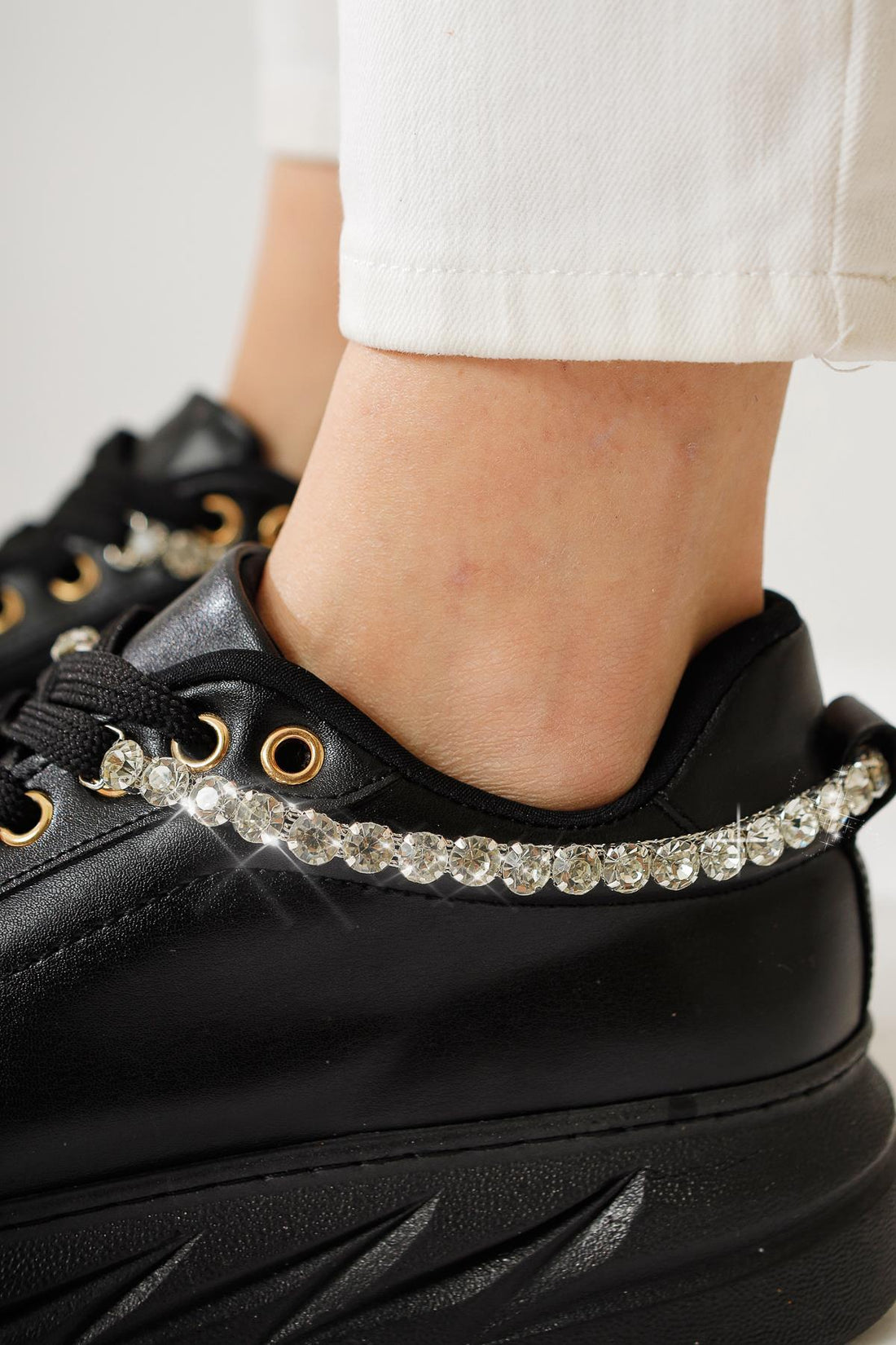 Simonne Siyah Elmas Taş Detaylı Bağcıklı Sneakers