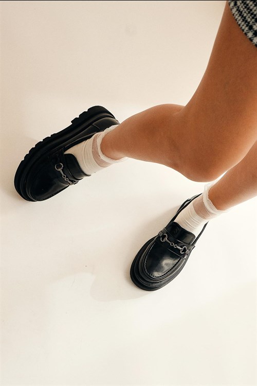 Arzi Siyah Rugan Toka Detaylı Günlük Ayakkabı