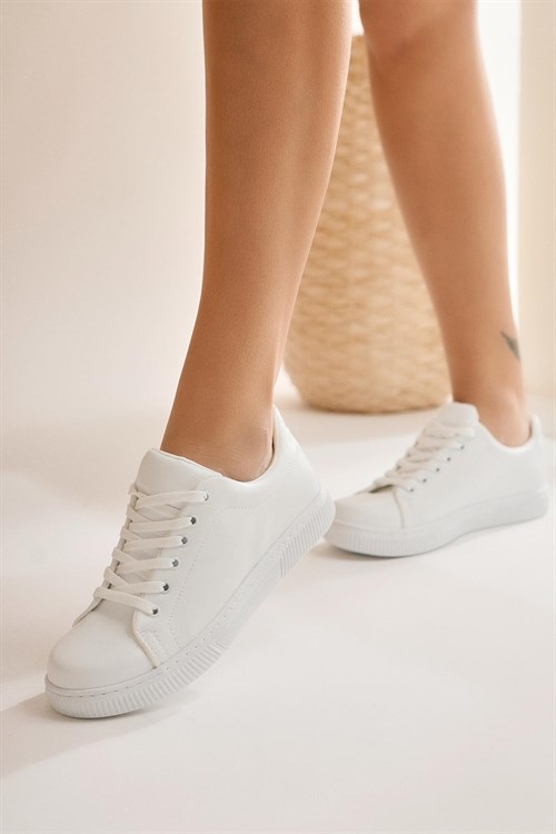 Edwina Beyaz Bağcıklı Sneaker