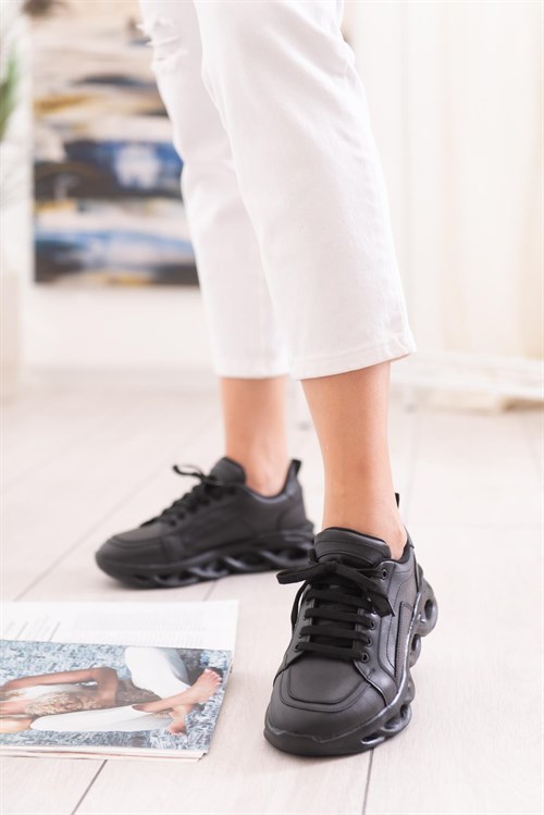 Eleanor Siyah Yüksek tabanlı Bağcıklı Sneakers Spor Ayakkabı