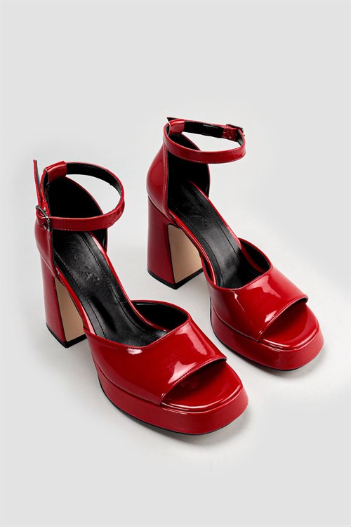 Flora Kırmızı Rugan Topuklu Ayakkabi