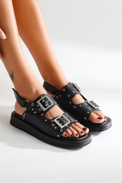 Hakiki Deri Clarissa Siyah Zımba Detaylı Tokalı Sandalet