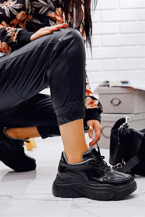 Jaycee Siyah Kırışık Rugan Bağcıklı Sneakers Spor Ayakkabı
