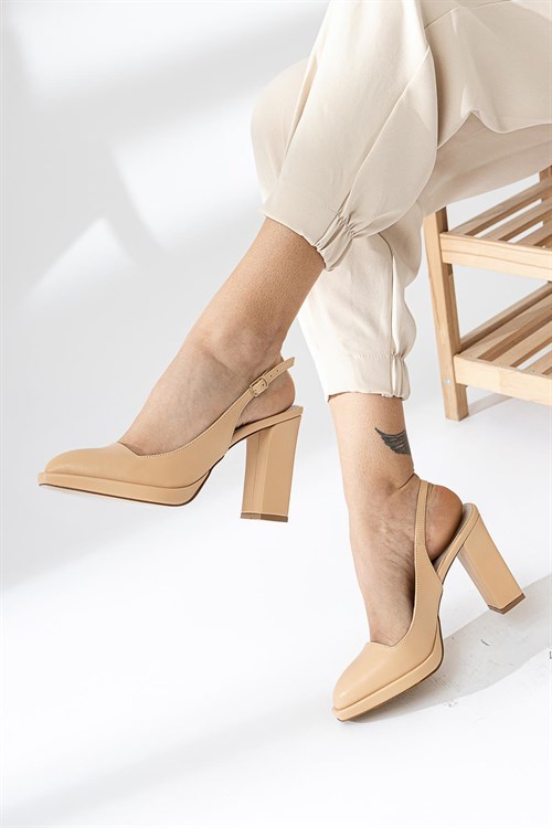 Kathrine Nud Sivri Burunlu İnce Platformlu Topuklu Sandalet