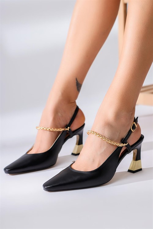 Sapphire Siyah Sivri Burunlu Zincir Detaylı Topuklu Ayakkabı