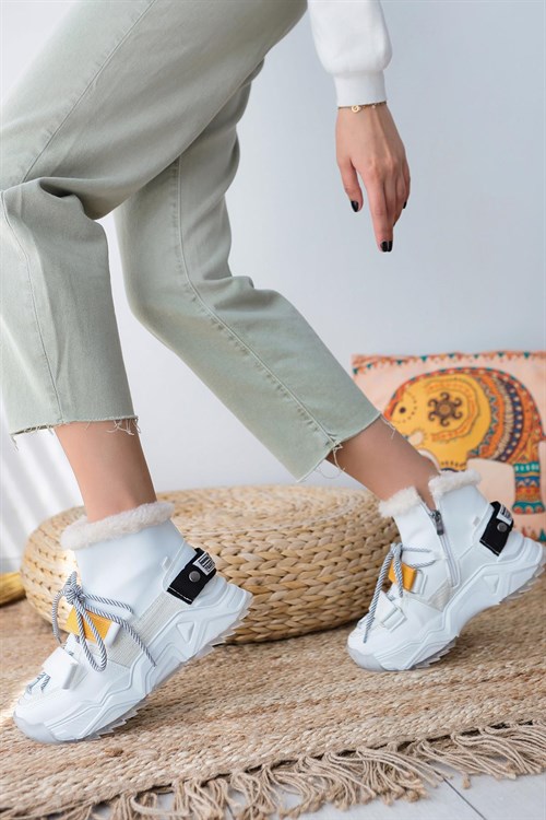 Ursula Beyaz Bağcıklı Fermuarlı Bileği Kürk Detaylı Simli Spor Sneakers
