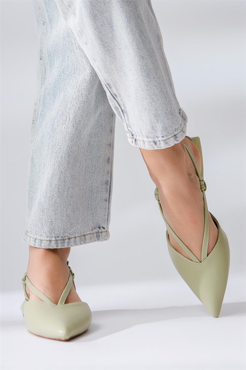 Valencia Mint Siviri Burunlu Diyagonal Bantlı Alçak Topuklu Sandalet