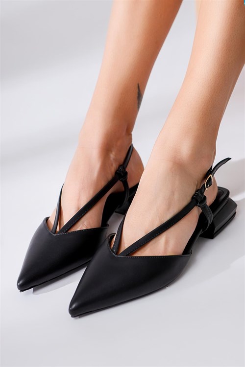 Valencia Siyah Siviri Burunlu Diyagonal Bantlı Alçak Topuklu Sandalet