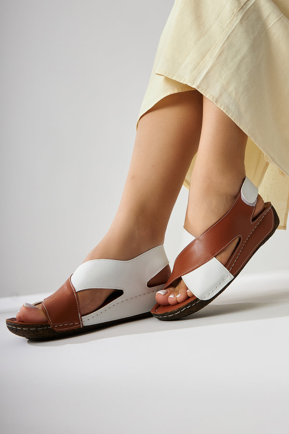Margit Taba Çapraz Bantlı Kadın Comfort Sandalet