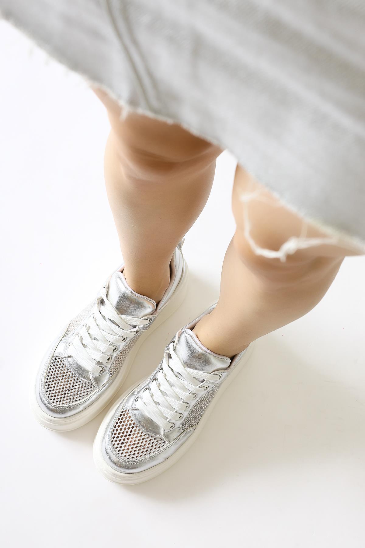 Emilina Gümüş Fileli Bağcıklı Sneakers