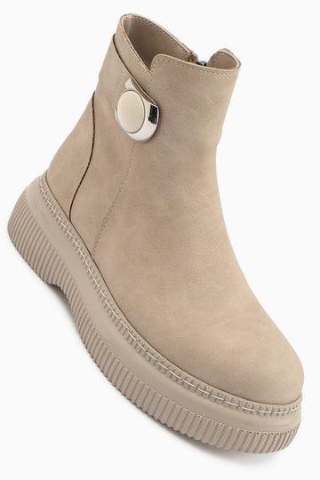 Caiza Krem Toka Detaylı Oval Burunlu Bot