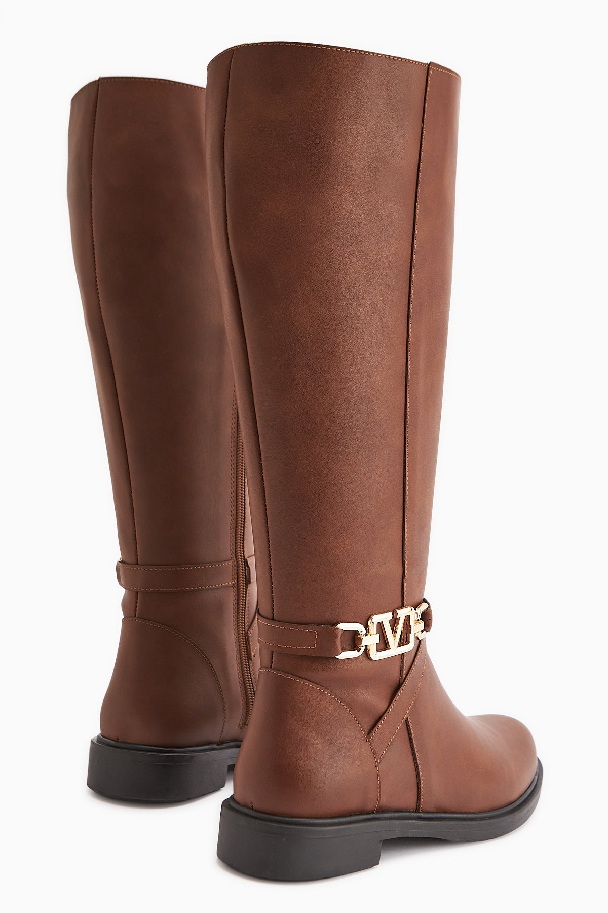 Momena Taba Toka Detaylı Fermuarlı Kısa Topuklu Çizme