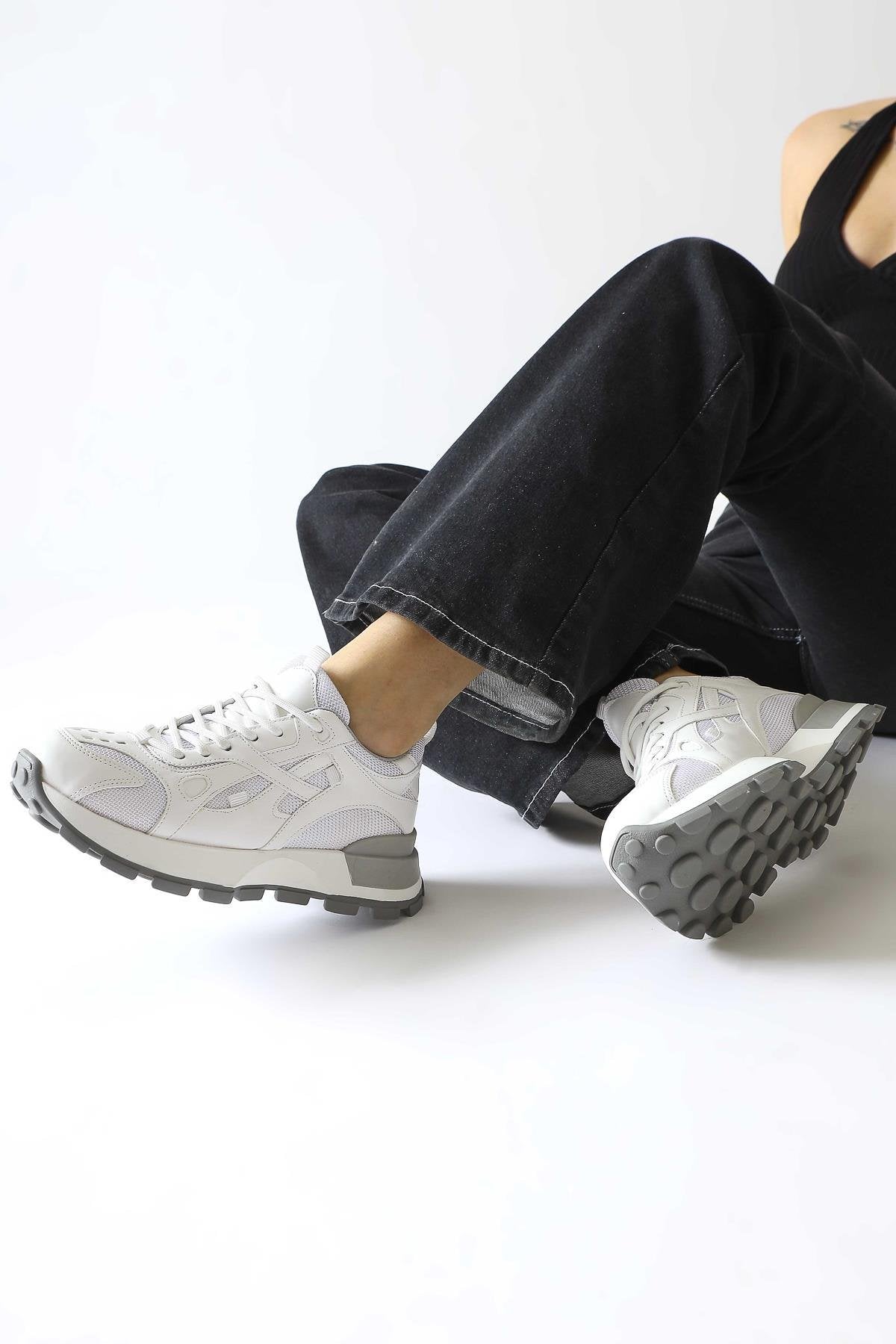 Siska Beyaz Bağcıklı Yüksek Taban Sneakers
