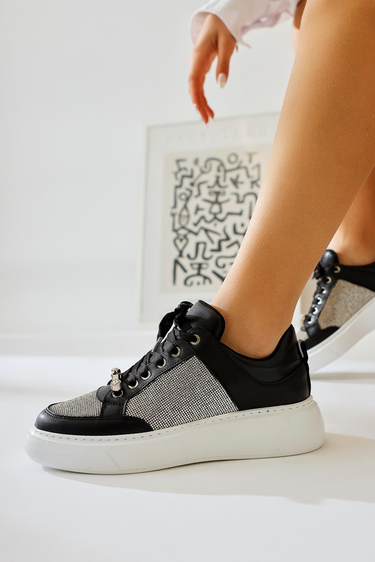 Sonnie Siyah Kalın Tabanlı Taş Detaylı Sneakers