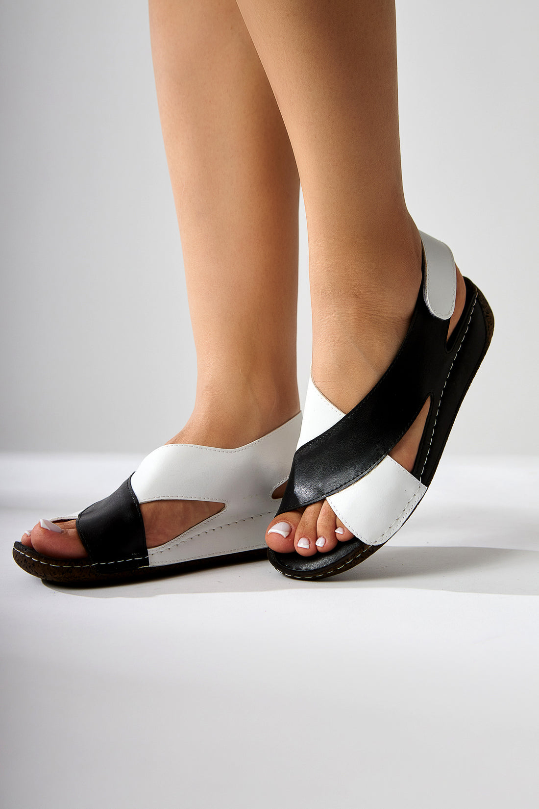 Margit Siyah Çapraz Bantlı Kadın Comfort Sandalet