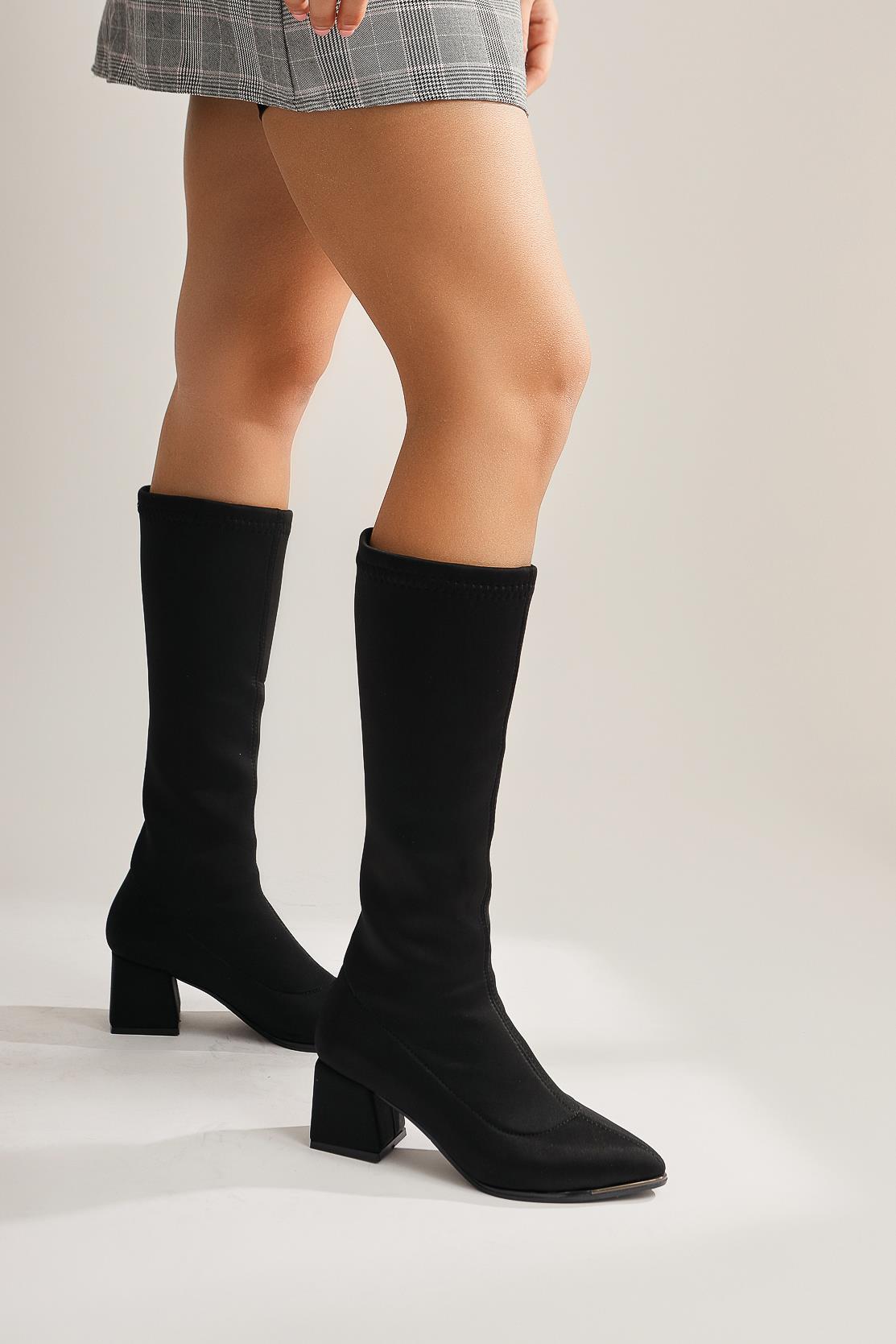 Anastazija Sitah Sivri Burunlu Dalgıç Kumaş Çizme