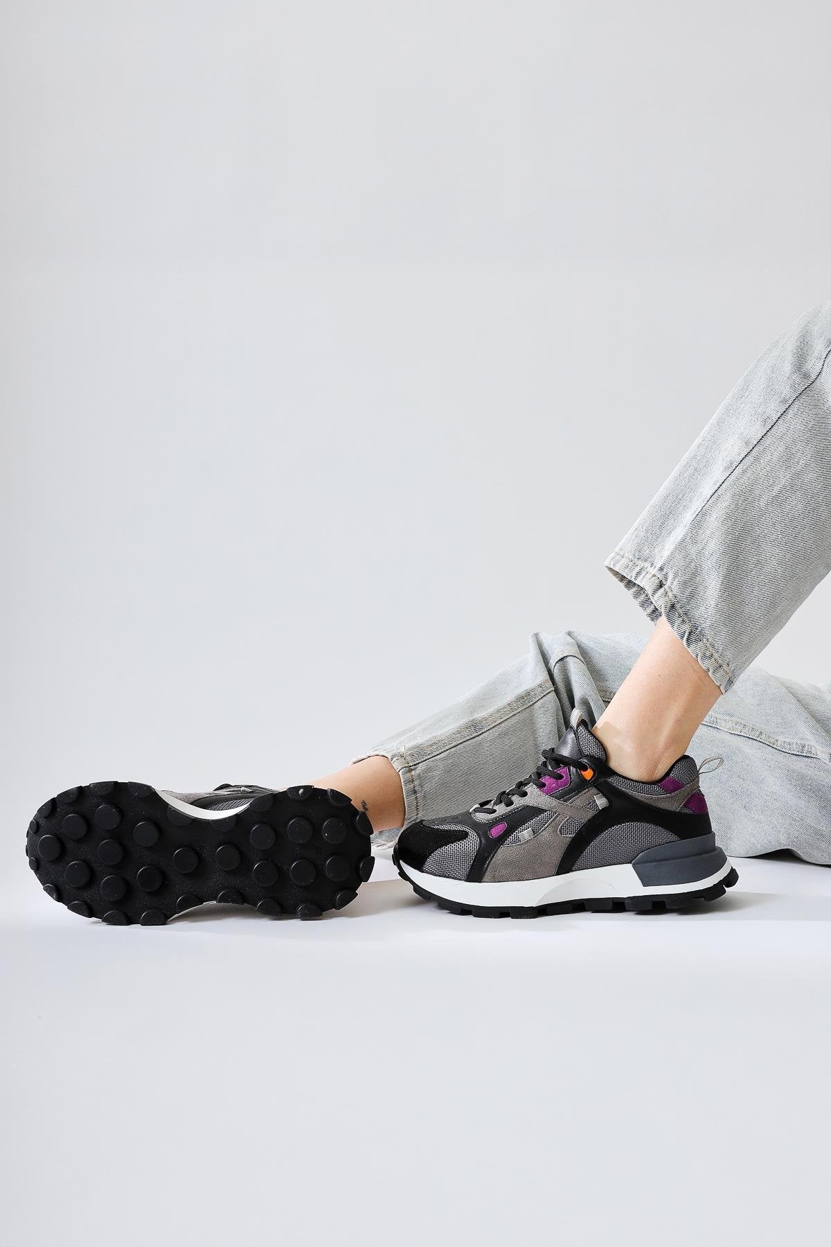 Siska Siyah Süet Bağcıklı Yüksek Taban Sneakers