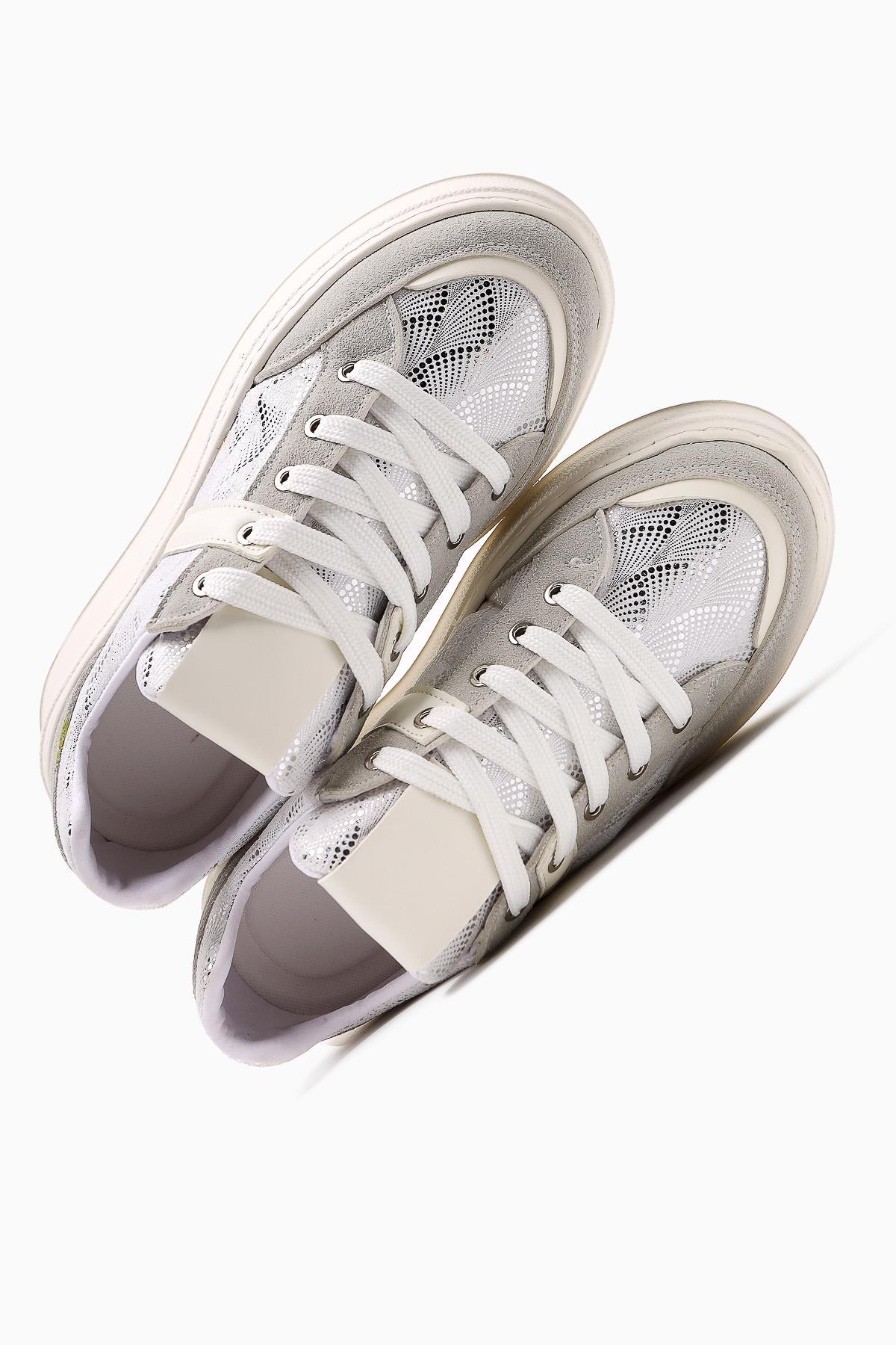 Julissa Beyaz Süet Parlak Desenli Kalın Taban Kadın Sneakers