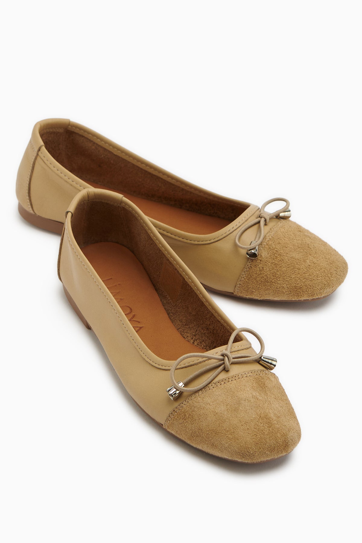 Anjela Hakiki Deri Bej Fiyonk Detaylı Kadın Babet Ayakkabı