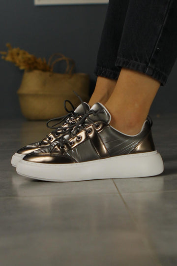 Jakleen Platin Rugan Detaylı Paraşüt Sneakers