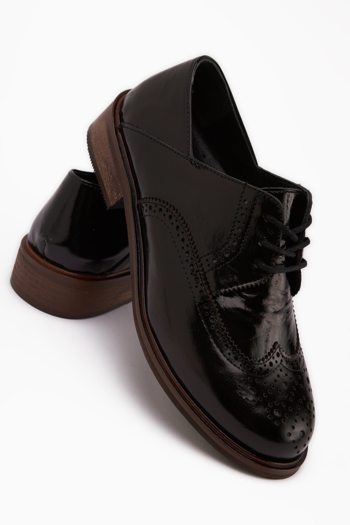 Dena Hakiki Deri Siyah Rugan Bağcıklı Brogue Oxford Kadın Ayakkabı