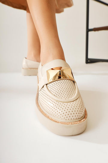 Khloe Bej Toka Detaylı Delikli Makosen Ayakkabı