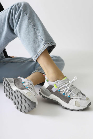 Nely Beyaz Asimetrik Bağcıklı Sneakers