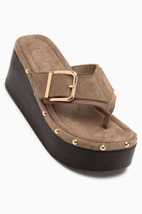 Arla Vizon Süet Toka Detaylı Dolgu Topuklu Kadın Terlik