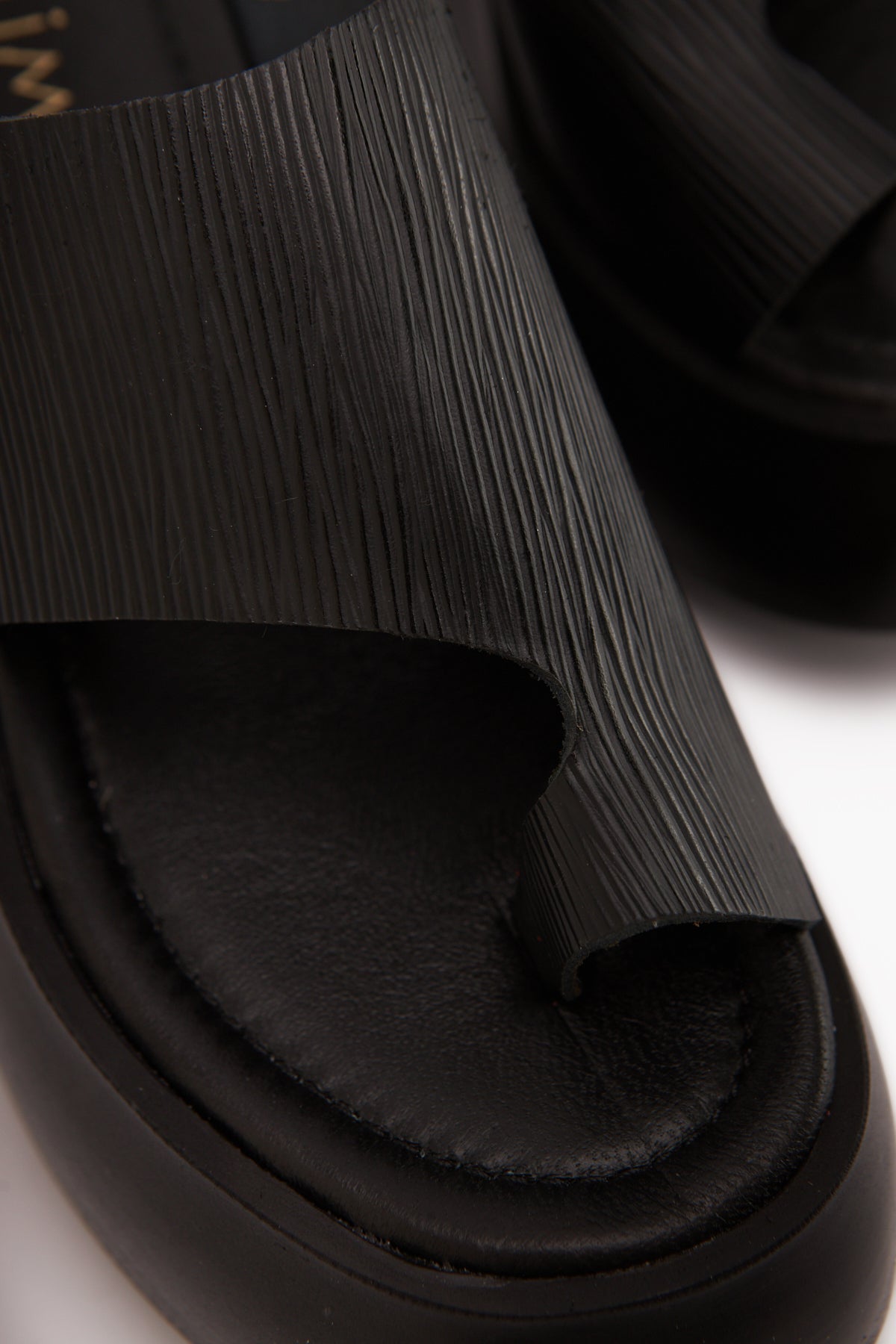 Carol Hakiki Deri Siyah Parmak Arası Kadın Terlik